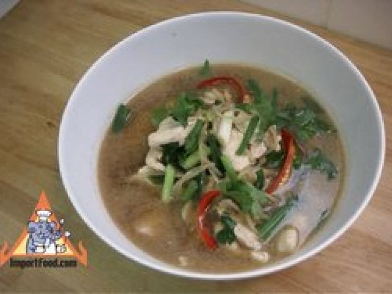 泰国鸡肉和姜汤，'gai joo khing'