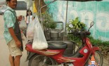 泰国街头小贩准备中式汤，Gra Pawt Pla tai