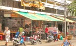 曼谷人行道小贩Radna Yod Pak提供肉汁面条
