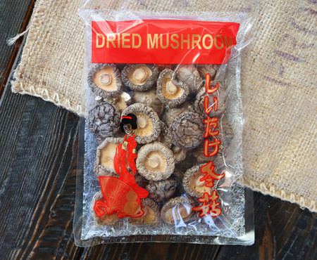 干shiitake蘑菇