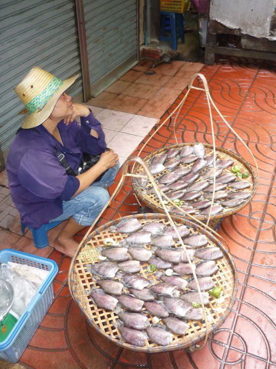 泰国风格的炸鱼，“ pla jian”