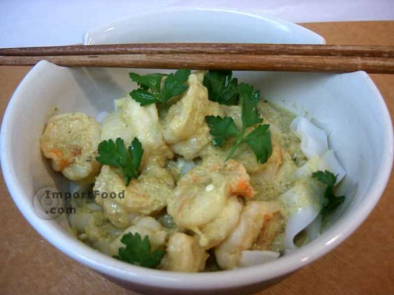 泰国绿咖喱虾与面条