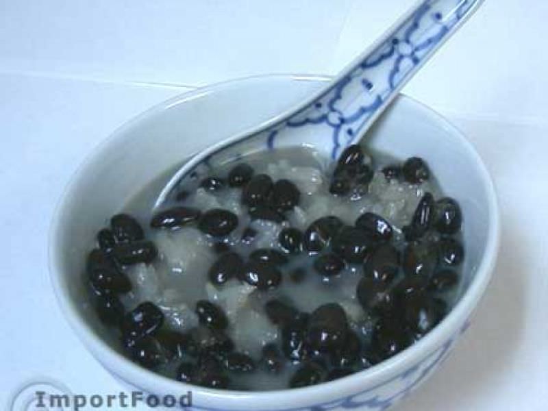 椰奶中的粘米和黑豆，“ Khao neeo tua坝”