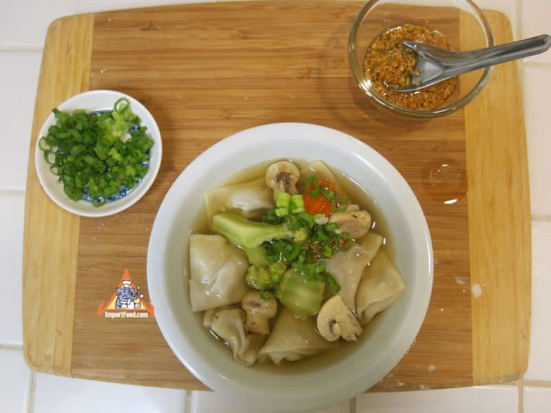 旺顿汤，泰国风格