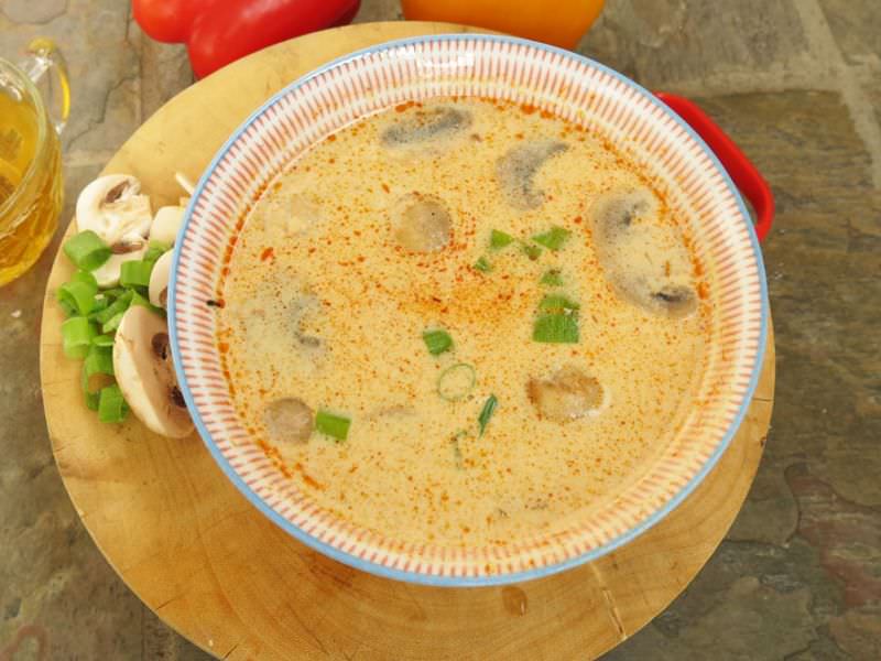 汤姆·卡（Tom kha）汤（Tom Yum）