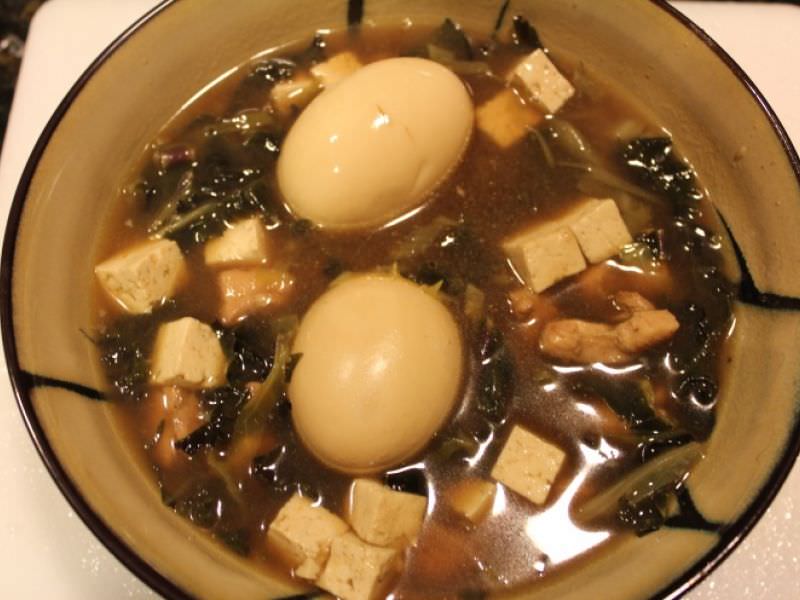 泰国鸡肉和蛋汤，'jabchai yaowalak'