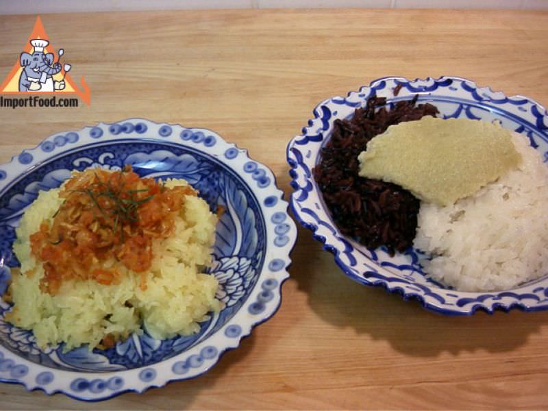 泰国粘性米饭浸入椰奶，“ Khao Neeo Moon”