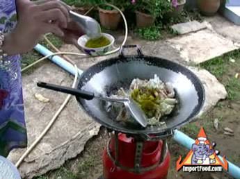 破裂的螃蟹泰国咖喱'Bu Pad Pong Kari'