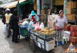 Selling Fresh Longan in Thailand
