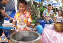 陶罐面条-泰国街头小贩