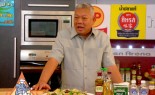 Samak Sundaravej-作为泰国总理的美食评论家
