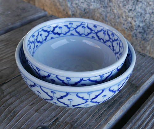 手绘泰国陶瓷，一组两个碗